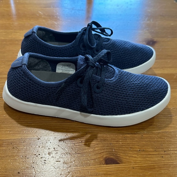 Allbirds Women's Navy Blue Sneakers NWOT